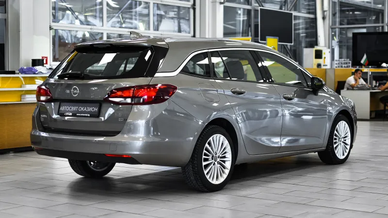 Opel Astra Sports Tourer 1.6 CDTi Innovation Image 6